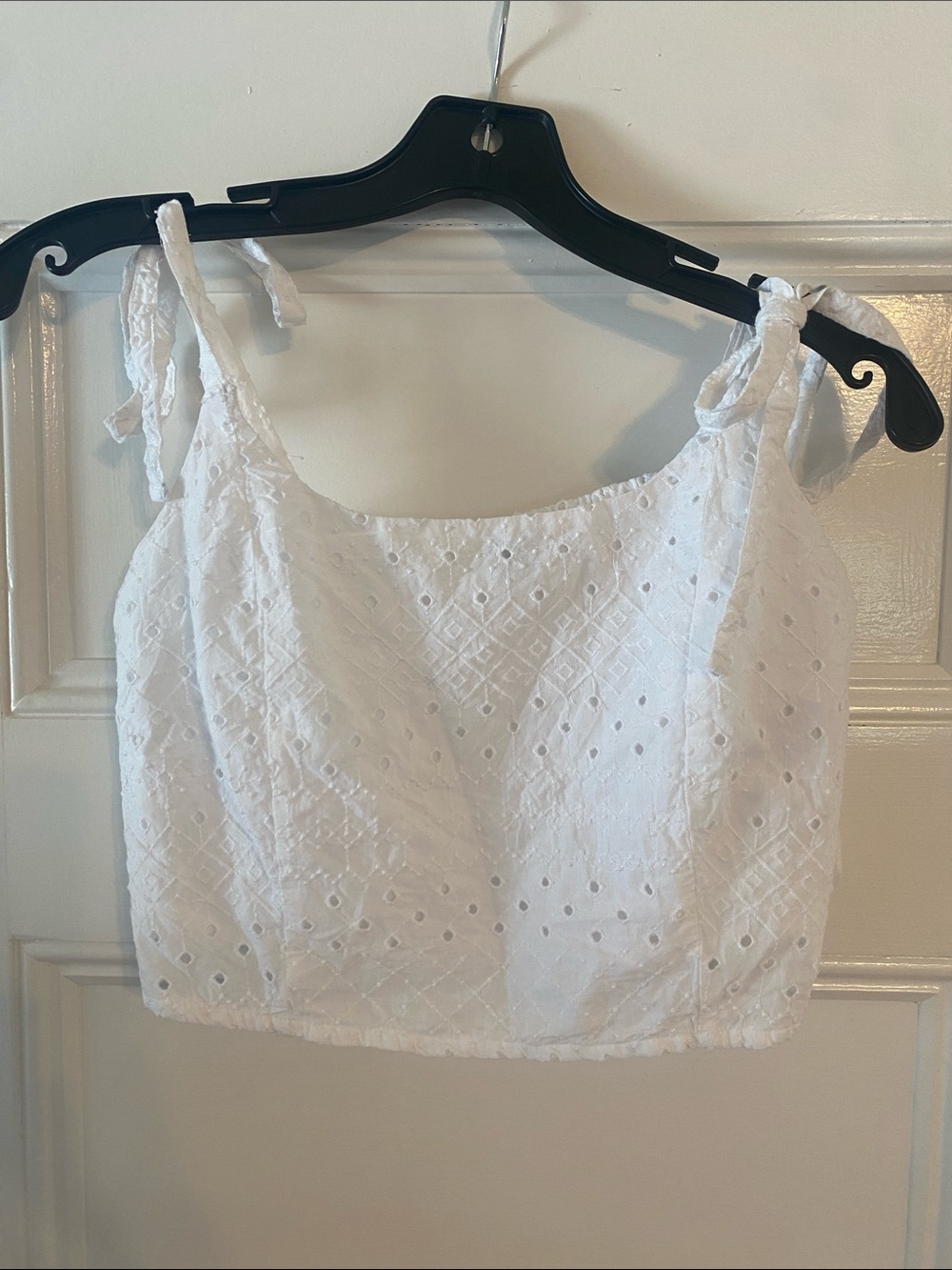 Old Navy White Eyelet Tie-Shoulder Crop Cami